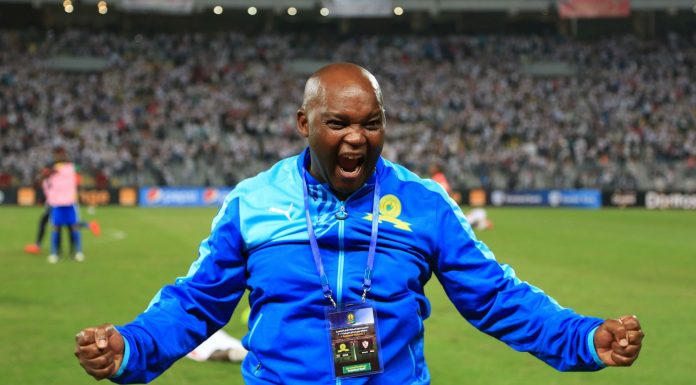 Pitso Mosimane signs a new deal with Sundowns